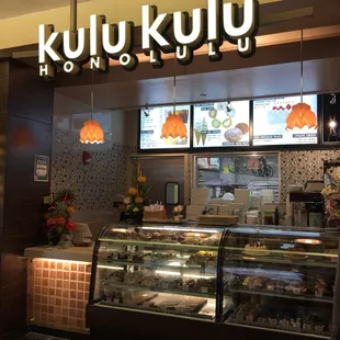 Kulukulu is open in Royal Hawaiian Shopping Center...I&apos;m about to get fatter...