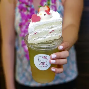 Hello Kitty Cake and Lemonade Jelly Green Tea