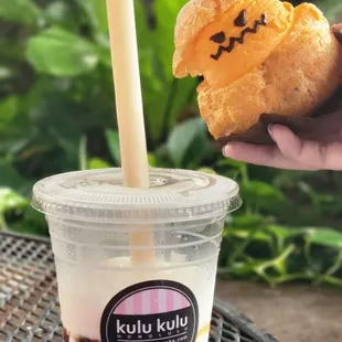 Coffee jelly drink and pumpkin cream puff