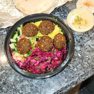 Falafel platter with hummus