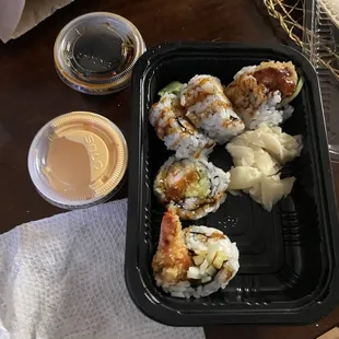 Shrimp Tempura Roll  first time having this, not bad pretty tasty