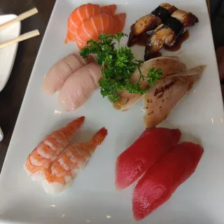 Sushi Plus Combo (12pcs)