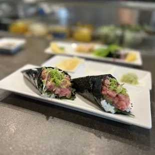 Toro Taku hand roll
