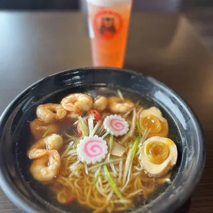 Shrimp ramen (thin) &amp; guava iced tea