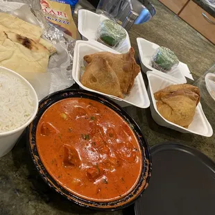 Chicken Tikki Marsala /w Rice and fresh Naan, two orders of Vegetable Samosas for later