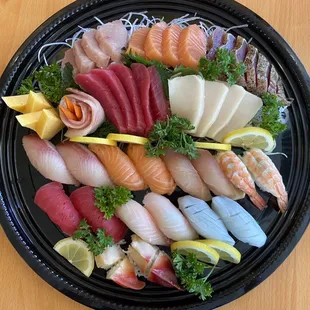 Customized Sashimi &amp; Nigiri Party Platter