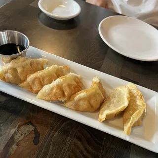 6 Pieces Gyoza