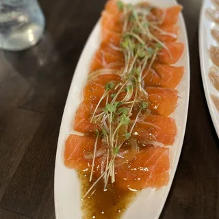 7 Pieces Salmon Carpaccio