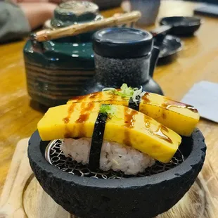 Tamago nigiri