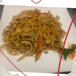 Chicken Lo Mein