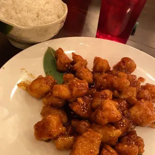 General thos with steamed rice