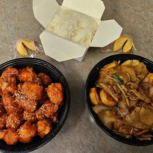 Sesame Chicken - Shrimp Chow Fun