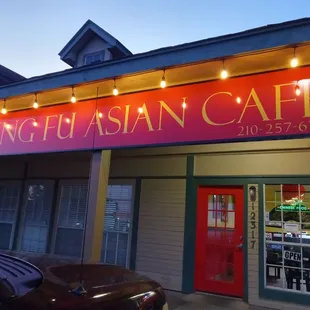 Asian Fusion Cafe&apos;