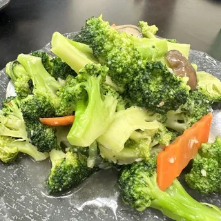 Garlic Stir-Fried Broccoli-