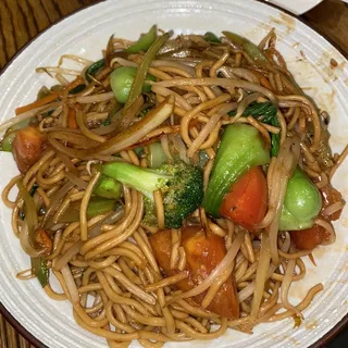 Stir-Fried Ramen with Vegetable
