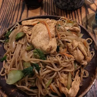 Stir-Fried Ramen with Chicken