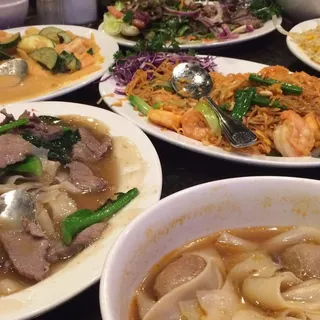 Jumbo Shrimp Pad Thai