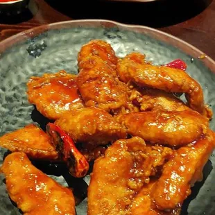 Orange chicken &amp; Vegan orange chicken. Can you tell which one is which?