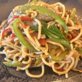 D6. Mongolian Beef Noodle