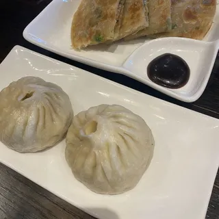 Steamed Buns with Bok Choy and Mushroom
