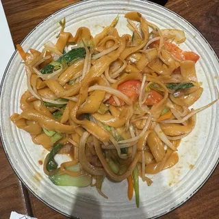 Vegetable Stir-Fry Hand Cut Noodle