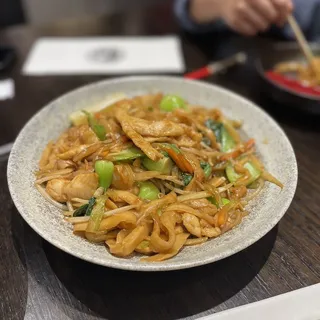 Chicken Hand-Cut Noodle with Soup