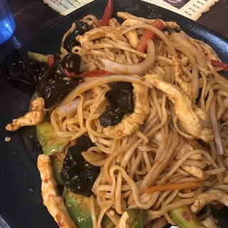 D7. Chicken Garlic Sauce Noodle