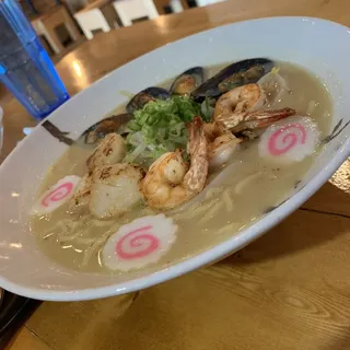 K3. Seafood Ramen