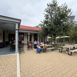 Seating area.   Next to Paletetia SA.