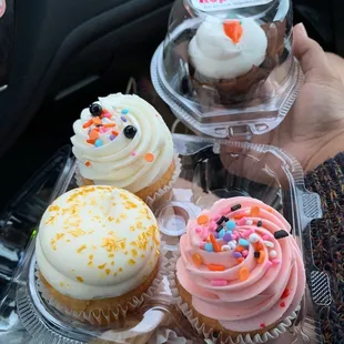 Vegan and gluten free carrot cupcake, Very Strawberry, Lemondrop, Wedding Cake (not seen but eaten ), and a freebie.