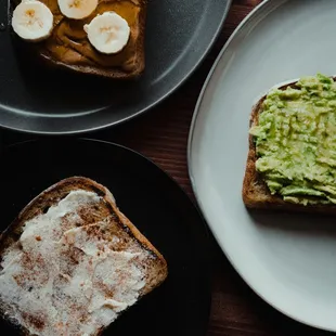 toast with avocado and banana slices