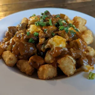 Kupro&apos;s poutine w/ tots