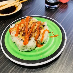 Salmon Golden Crunchy Roll