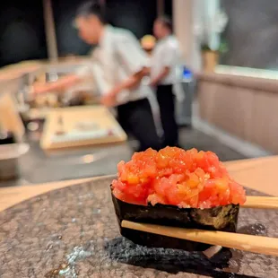 Minced toro with radish