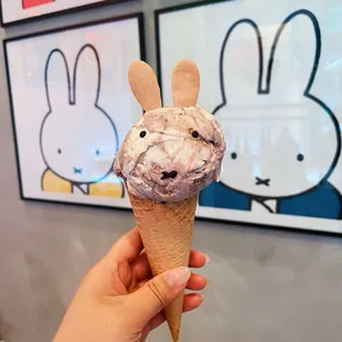 Miffy Cone feat. Blueberry Cheesecake ice cream