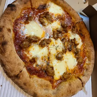 THOMAS (SALSICCIA) - Sausage with Red Sauce