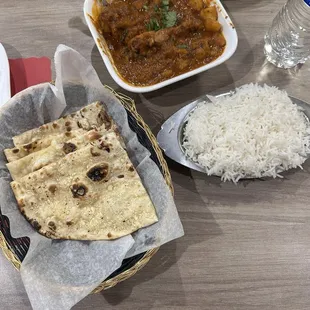 Garlic naan, chicken vindaloo