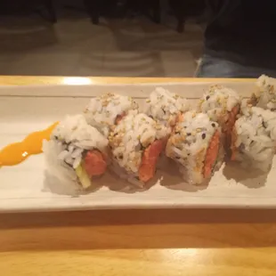 Spicy tuna cut roll