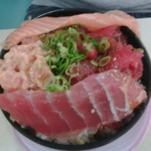 MUST SAMPS: MIXED AHI BOWL
