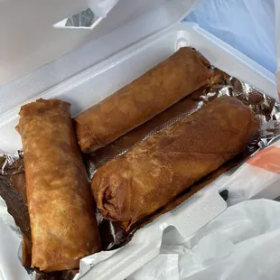 Mac and cheese egg rolls