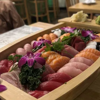 Sashimi Boat (72pc)
