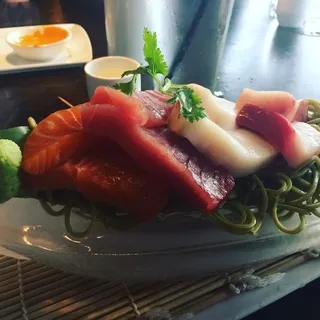 Green Tea Soba with Sashimi
