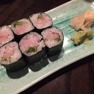 Yellowtail & Scallion Roll