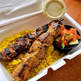 Platter with 1 chicken, 1 pork skewer