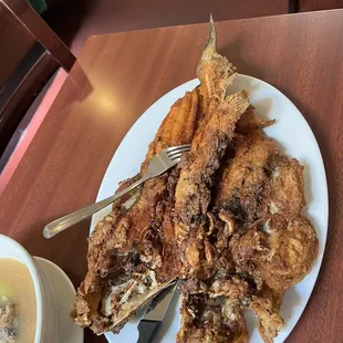 food, chicken wings and fried chicken