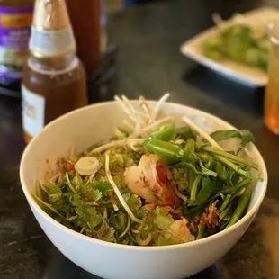 Newly opened noodle house. I love the food and the atmosphere of the restaurant. The food is on point and fresh.