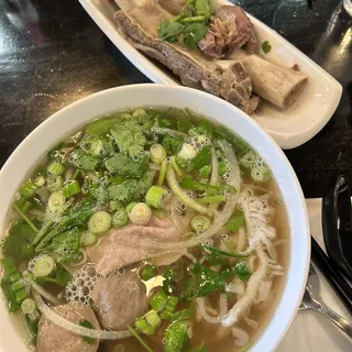 B1. Pho Combination with Beef Rib