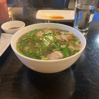 D8. Wonton Rice Noodle