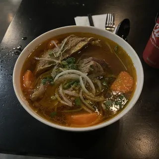 E9. Beef Stew Fresh Rice Noodle