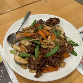 DE05. Lamb with Mixed Mushroom ()